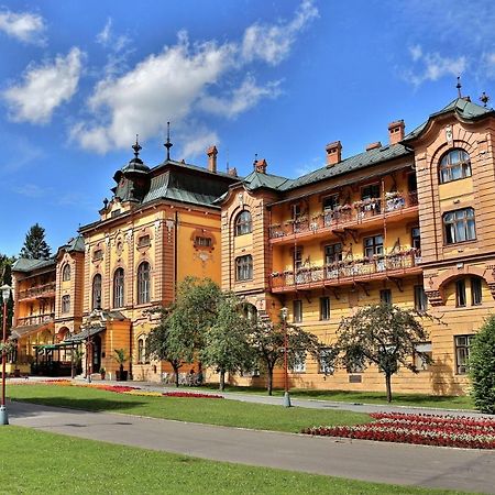 Penzion Fistra Frickovce エクステリア 写真